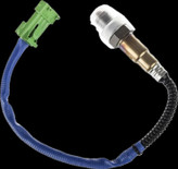 نمای نزدیک سنسور اکسیژن BOSCH اصل آلمان با سوکت سبز ساژم و کیفیت ساخت کارخانهای